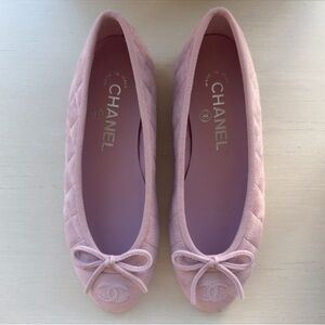 SOLD!

Chanel Pink Suede Quilted Ballerina Flats Size 6.5 Cruise 2026 Ultra Rare